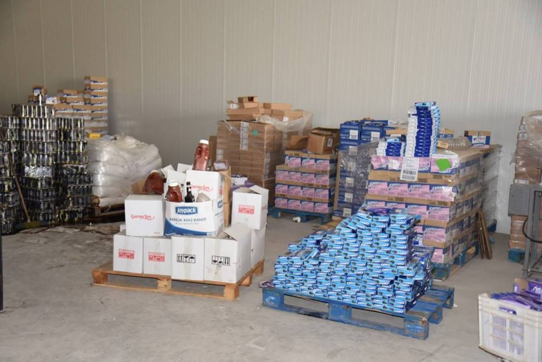 O kentte 17 ton çürümüş et ele geçirildi! Restoranlara satmak üzereyken yakalandılar 11